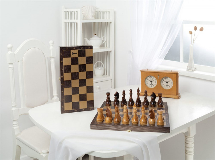 Шахматы гроссмейстерские деревянные с венге доской, рисунок золото 40